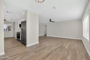 2355 W Waltann Ln, Phoenix, AZ 85023 - Photo 18