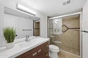 1125 E Kaler Dr, Phoenix, AZ 85020 - Photo 8