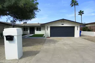 9402 N 18th Street N, Phoenix, AZ 85020 - Photo 1