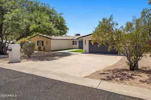 9402 N 18th Street N, Phoenix, AZ 85020 - Photo 1