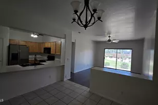 805 S Sycamore St, Mesa, AZ 85202 - Photo 4