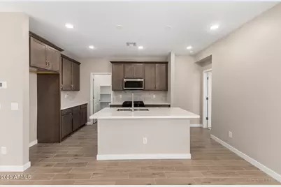 5609 N 205th Lane, Buckeye, AZ 85396 - Photo 2