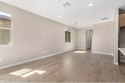 5609 N 205th Lane, Buckeye, AZ 85396 - Photo 4