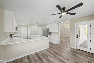 21961 N 69th Avenue, Glendale, AZ 85310 - Photo 12