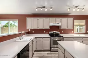 21961 N 69th Ave, Glendale, AZ 85310 - Photo 12