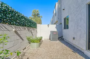 2170 W Harmont Dr, Phoenix, AZ 85021 - Photo 20