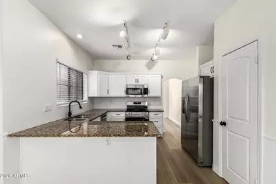 8782 W Shaw Butte Drive, Peoria, AZ 85345 - Photo 10