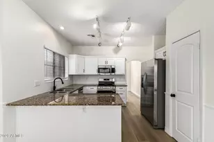 8782 W Shaw Butte Dr, Peoria, AZ 85345 - Photo 10