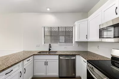 8782 W Shaw Butte Drive, Peoria, AZ 85345 - Photo 14