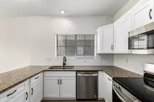 8782 W Shaw Butte Dr, Peoria, AZ 85345 - Photo 14