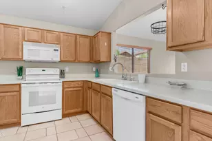 10420 E Salt Bush Dr, Scottsdale, AZ 85255 - Photo 2