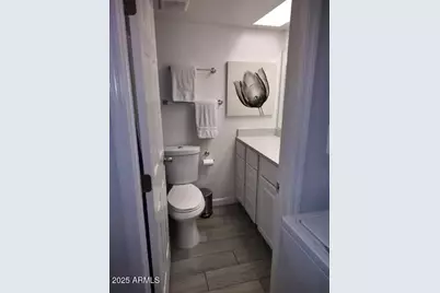 3601 W Tierra Buena Lane #Unit 111, Phoenix, AZ 85053 - Photo 10