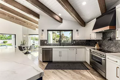 9917 N 52nd Street, Paradise Valley, AZ 85253 - Photo 6