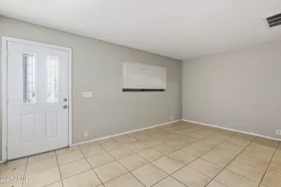 6211 S 21st Street, Phoenix, AZ 85042 - Photo 2