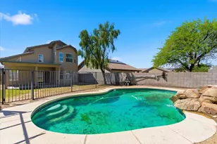 3142 E Wahalla Ln, Phoenix, AZ 85050 - Photo 18