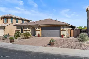 2674 E Cherry Hill Dr, Gilbert, AZ 85298 - Photo 2
