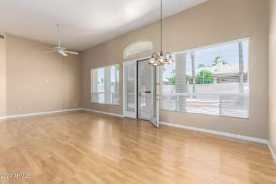 8924 E Captain Dreyfus Avenue, Scottsdale, AZ 85260 - Photo 4