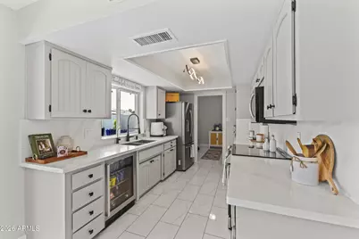 5129 W Echo Lane, Glendale, AZ 85302 - Photo 8