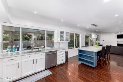 11401 N 45th Place, Phoenix, AZ 85028 - Photo 14