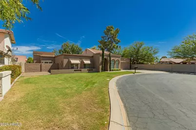 11401 N 45th Place, Phoenix, AZ 85028 - Photo 2