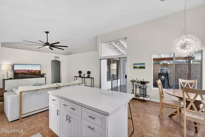 814 E Manor Drive, Chandler, AZ 85225 - Photo 6