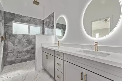 1645 S 29th Avenue, Phoenix, AZ 85009 - Photo 24