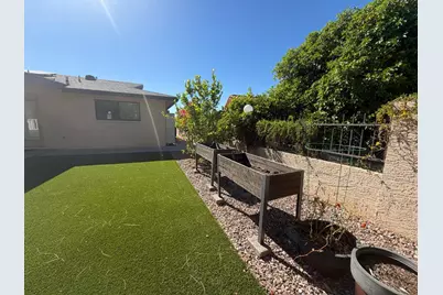 9225 N Arroya Vista Drive W, Phoenix, AZ 85028 - Photo 30