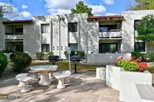 10444 N 69th St, Paradise Valley, AZ 85253 - Photo 1