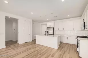 5434 W Loma Ln, Glendale, AZ 85302 - Photo 2