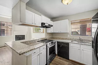 1025 E Highland Avenue #32, Phoenix, AZ 85014 - Photo 10