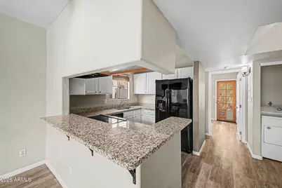 1025 E Highland Avenue #32, Phoenix, AZ 85014 - Photo 8