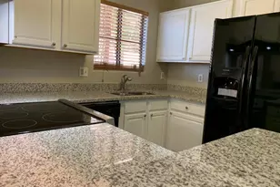 1025 E Highland Ave, Phoenix, AZ 85014 - Photo 8