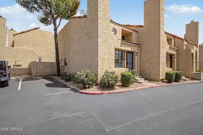 1025 E Highland Avenue #32, Phoenix, AZ 85014 - Photo 1