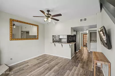 1025 E Highland Avenue #32, Phoenix, AZ 85014 - Photo 8