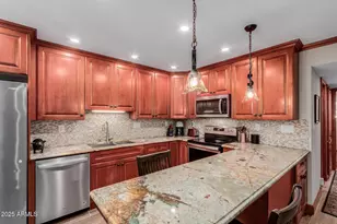 5525 E Thomas Rd, Phoenix, AZ 85018 - Photo 1