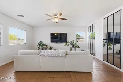 4304 S 70th Lane, Phoenix, AZ 85043 - Photo 6