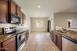 25436 W Maldonado Ct, Buckeye, AZ 85326 - Photo 4