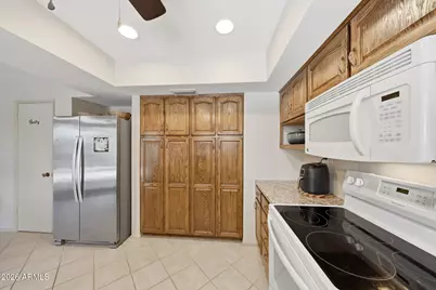 10534 W Desert Forest Circle, Sun City, AZ 85351 - Photo 16