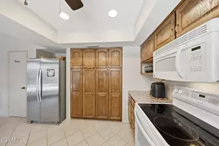 10534 W Desert Forest Cir, Sun City, AZ 85351 - Photo 16