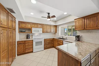 10534 W Desert Forest Circle, Sun City, AZ 85351 - Photo 14