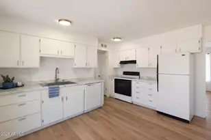 9726 W Terrace Ln, Sun City, AZ 85373 - Photo 12