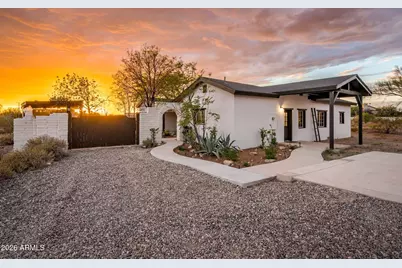 15670 W Skinner Road, Surprise, AZ 85387 - Photo 2