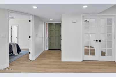 1010 E Lois Lane, Phoenix, AZ 85020 - Photo 6