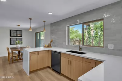 1010 E Lois Lane, Phoenix, AZ 85020 - Photo 1