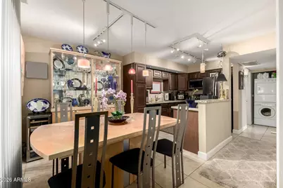 1241 E Medlock Drive #213, Phoenix, AZ 85014 - Photo 4