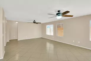 13620 N 82nd Ln, Peoria, AZ 85381 - Photo 8