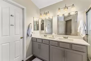 10340 E Caribbean Ln, Scottsdale, AZ 85255 - Photo 14