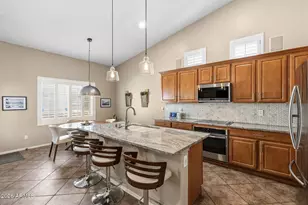 8456 W Quail Track Dr, Peoria, AZ 85383 - Photo 4