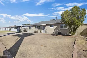 418 E Orchid Ln, Phoenix, AZ 85020 - Photo 4