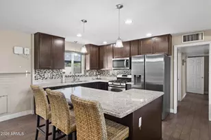 418 E Orchid Ln, Phoenix, AZ 85020 - Photo 10